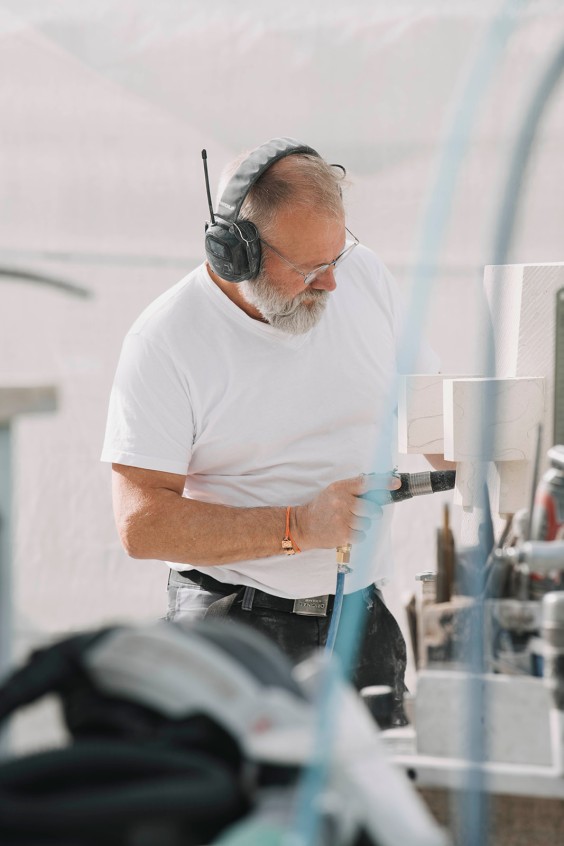 Restauratie beeldhouwers Achterveld | Fotografie: Liesbeth Disbergen