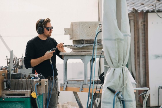 Restauratie beeldhouwers Achterveld | Fotografie: Liesbeth Disbergen