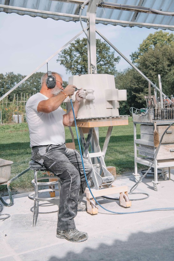 Restauratie beeldhouwers Achterveld | Fotografie: Liesbeth Disbergen
