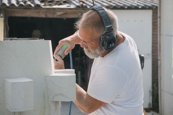 Restauratie beeldhouwers Achterveld | Fotografie: Liesbeth Disbergen