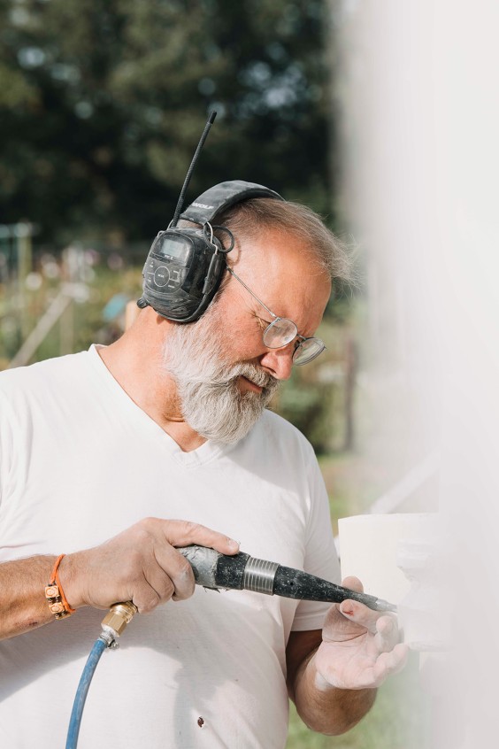 Restauratie beeldhouwers Achterveld | Fotografie: Liesbeth Disbergen