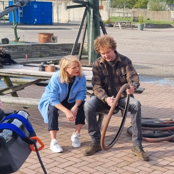 Marieke Eyskoot - accessoires van afval in Gouda