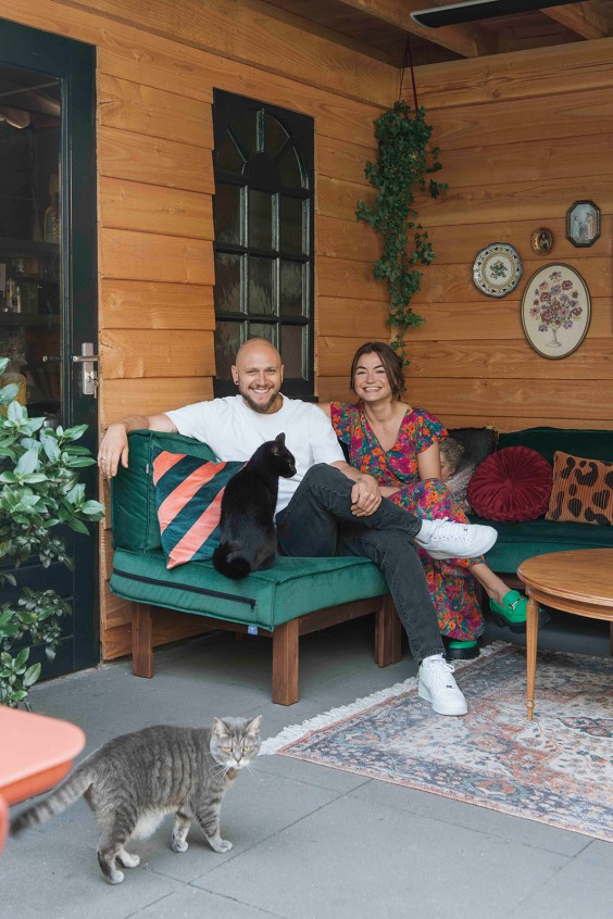 Bloemenprintjes behang in Hengelo | Fotografie: Liesbeth Disbergen