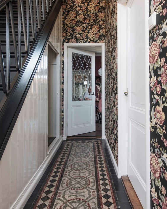 Bloemenprintjes behang in Hengelo | Fotografie: Liesbeth Disbergen