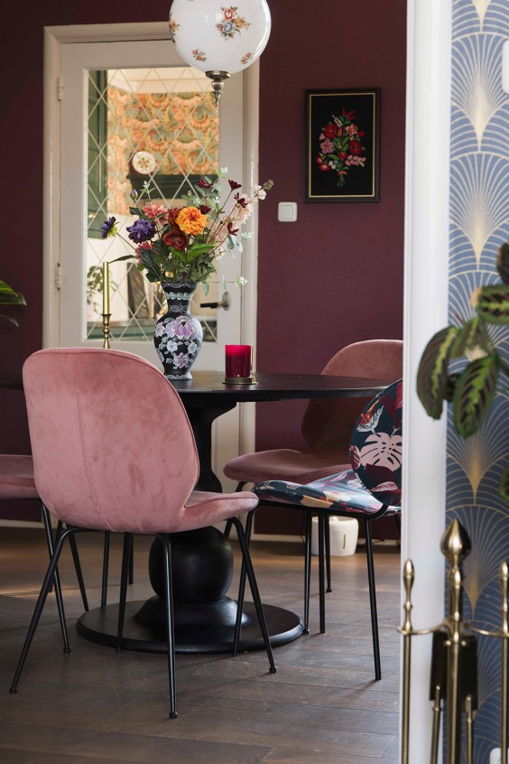 Bloemenprintjes behang in Hengelo | Fotografie: Liesbeth Disbergen