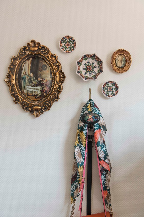 Bloemenprintjes behang in Hengelo | Fotografie: Liesbeth Disbergen