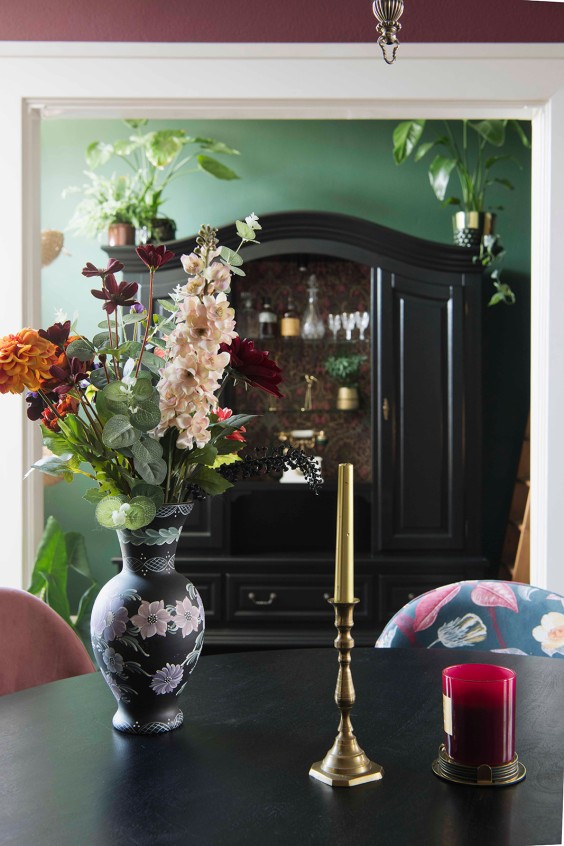 Bloemenprintjes behang in Hengelo | Fotografie: Liesbeth Disbergen