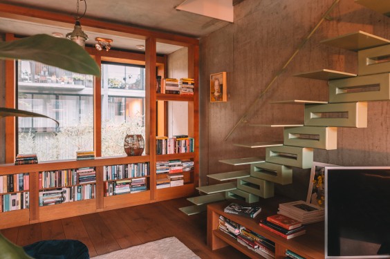 Excentrieke etagewoning Amsterdam - Foto: Sheena Schouwink