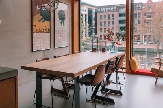 Excentrieke etagewoning Amsterdam - Foto: Sheena Schouwink