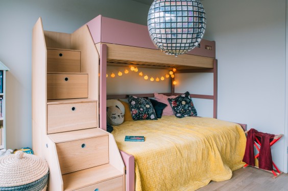 Excentrieke etagewoning Amsterdam - Foto: Sheena Schouwink