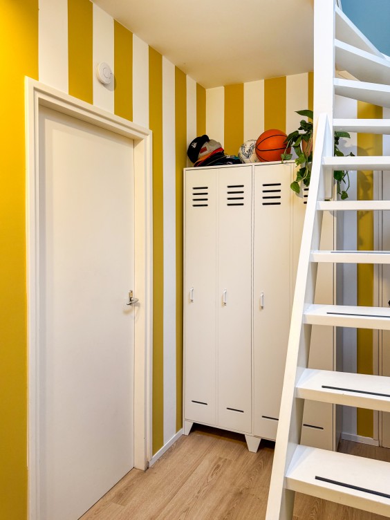 Metamorfose hal - Theo-Bert Pot