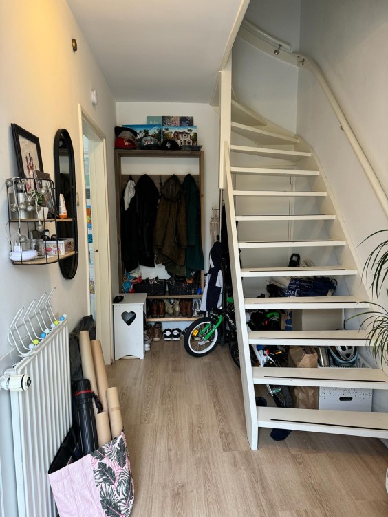 Metamorfose hal - Theo-Bert Pot