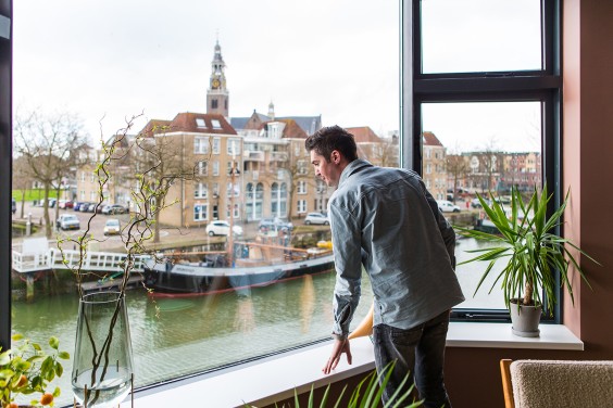 Havenzicht apaprtement Maassluis | Fotografie: Roos Eijmers