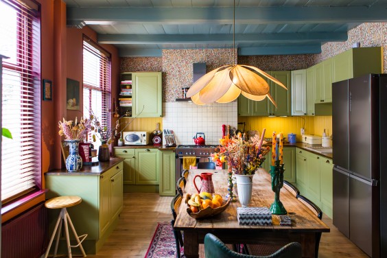 Kleurrijke botenwinkel - Fotografie: Roos Eijmers