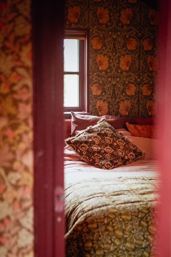 Kleurrijke botenwinkel - Fotografie: Roos Eijmers