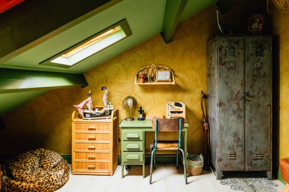 Kleurrijke botenwinkel - Fotografie: Roos Eijmers