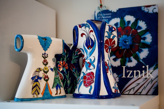 Turkse schilderkunst op keramiek - Foto: Roos Eijmers