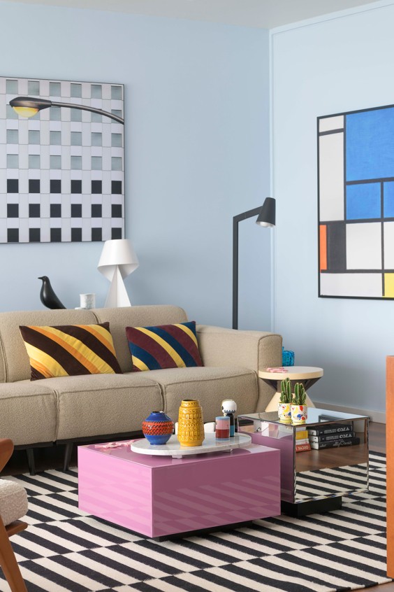 Schilderijen hangen over in huis | Foto: Liesbeth Disbergen