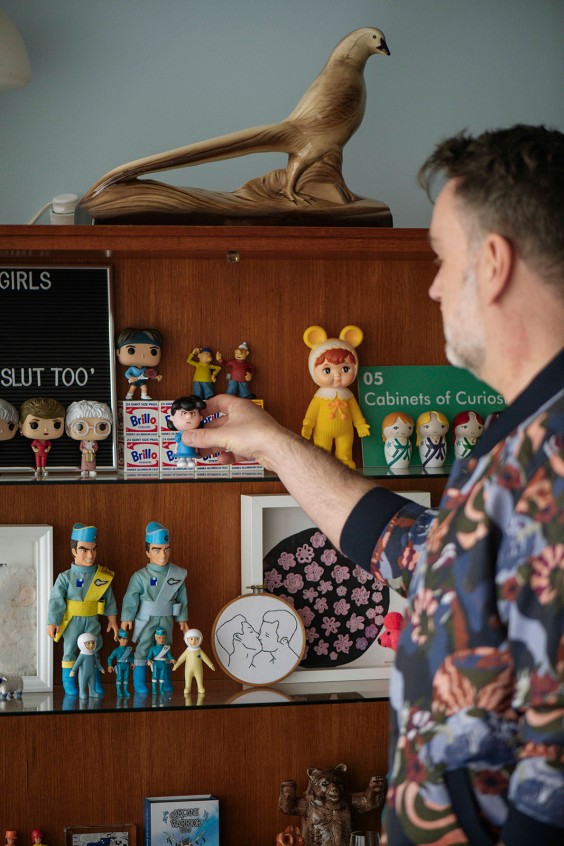 Verzamelingen krijgen een ereplekje hier in huis | Fotografie: Liesbeth Disbergen