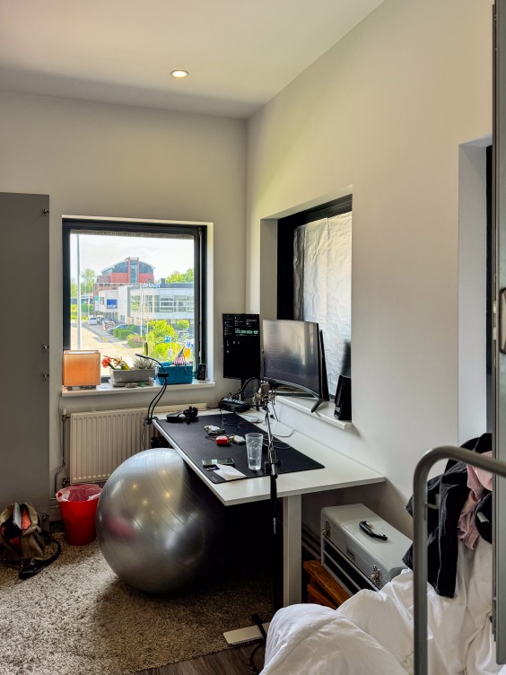 Metamorfose studio Theo-Bert Pot