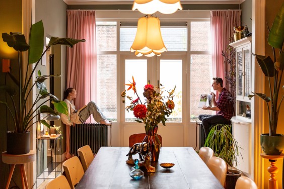 Kijk binnen in deze creatieve Haagse bovenwoning | Foto: Roos Eijmers