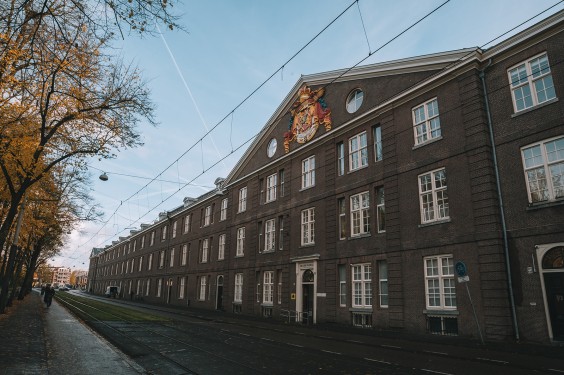 jaren '70 interieur in de historische Oranje-Nassau Kazerne | Fotografie: Sheena Schouwink