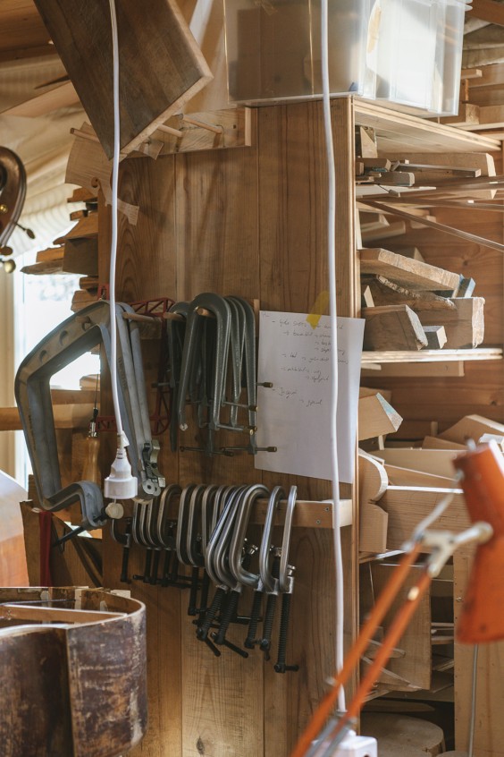 Contrabasbouwer Jurgen | Fotografie: Liesbeth Disbergen