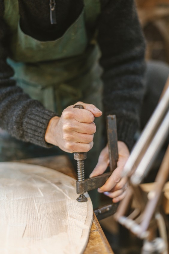 Contrabasbouwer Jurgen | Fotografie: Liesbeth Disbergen