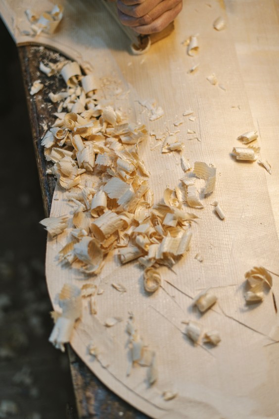 Contrabasbouwer Jurgen | Fotografie: Liesbeth Disbergen