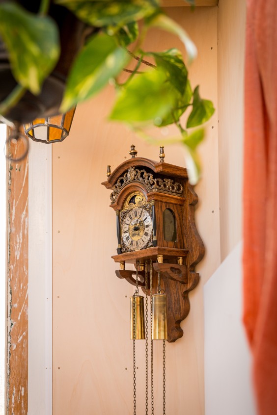 Eva bouwt haar eigen tiny house van 15 vierkante meter met slimme woonoplossingen | Foto: Roos Eijmers