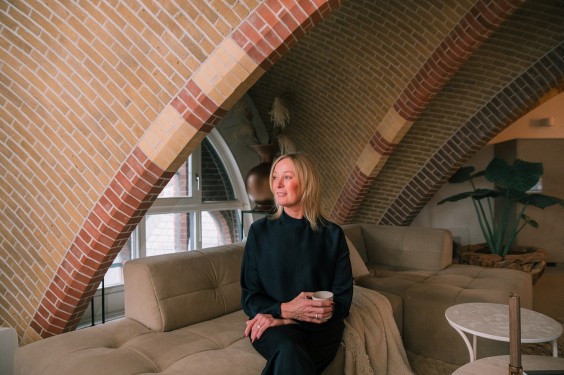 Marieke woont in de Elbakerk in Haarlem | Fotografie: Sheena Schouwink