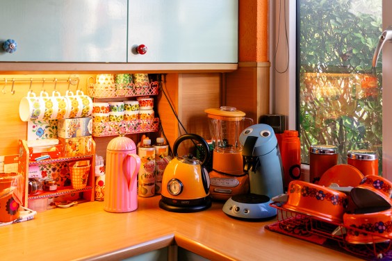 Kleurrijk interieur Hellevoetsluis | Fotografie: Roos Eijmers