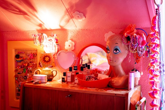 Kleurrijk interieur Hellevoetsluis | Fotografie: Roos Eijmers