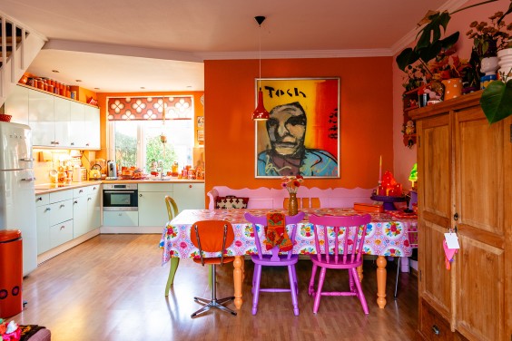 Kleurrijk interieur Hellevoetsluis | Fotografie: Roos Eijmers