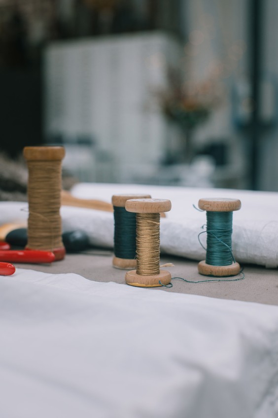 Sadegh restaureert eeuwenoude tapijten | Fotografie: Sheena Schouwink