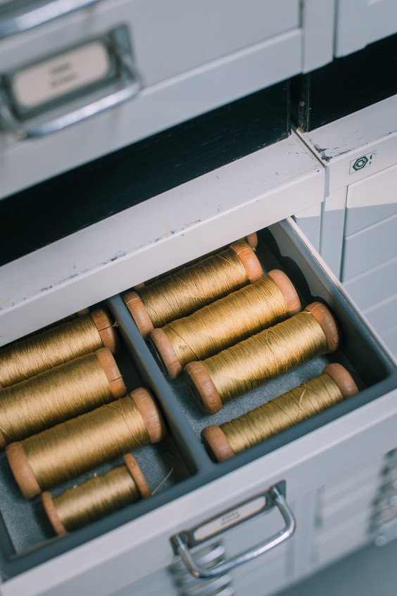 Sadegh restaureert eeuwenoude tapijten | Fotografie: Sheena Schouwink