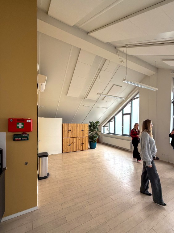 Theo-Bert knapt het Oranjehuis in Almere op