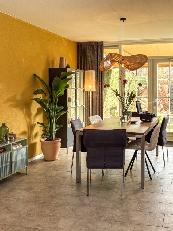 Make-over eetkamer in Dordrecht door Theo-Bert Pot | Foto: BinnensteBuiten