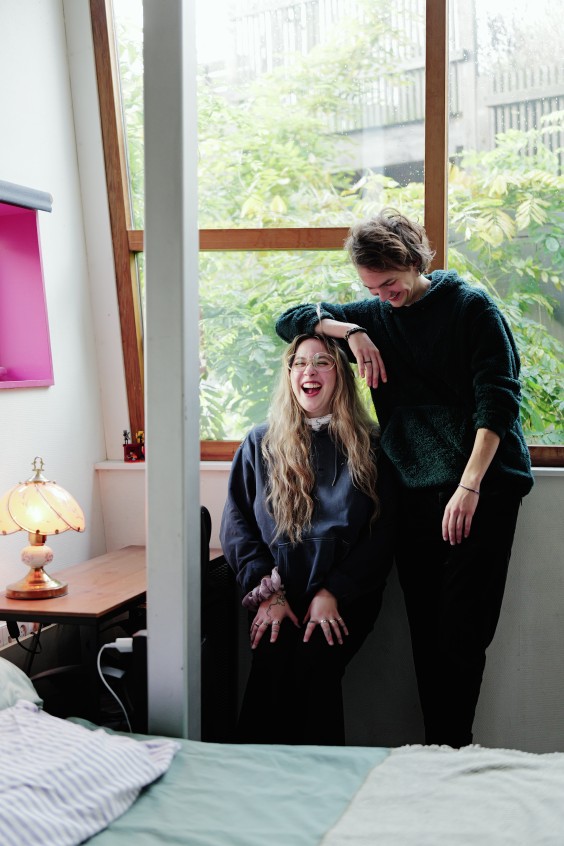 Halve kubuswoning met een jaren 70 gevoel | Fotografie: Marjon Lukje