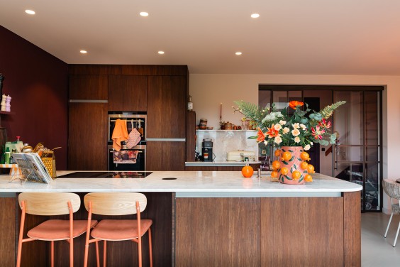 Kleurrijk wonen in Ouderkerk | Fotografie: Roos Eijmers