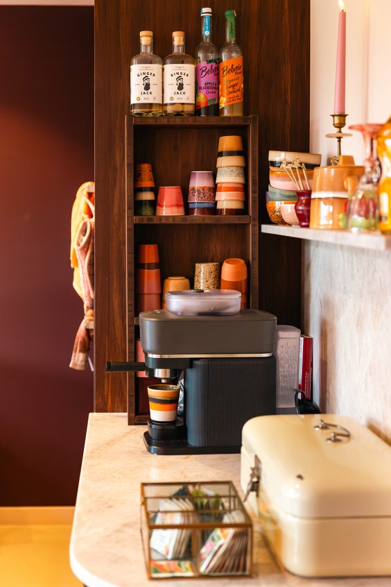 Kleurrijk wonen in Ouderkerk | Fotografie: Roos Eijmers