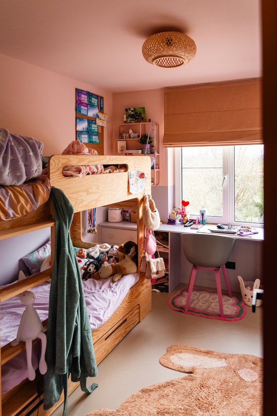 Kleurrijk wonen in Ouderkerk | Fotografie: Roos Eijmers