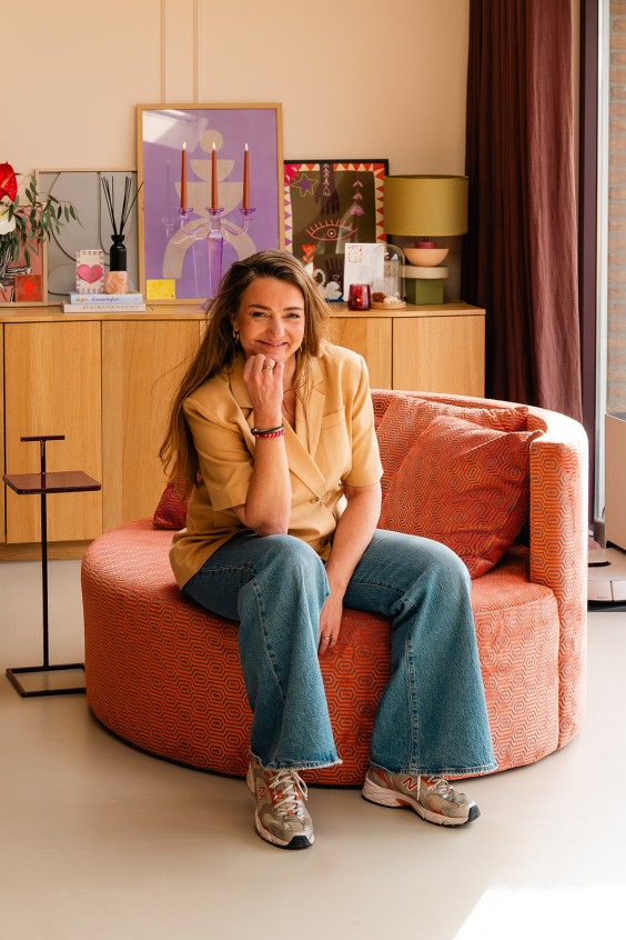 Kleurrijk wonen in Ouderkerk | Fotografie: Roos Eijmers