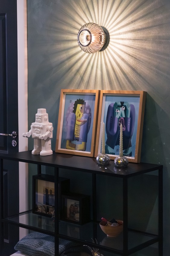 Tamara en Daan wonen in een stijlvol appartement in dit voormalige weeshuis in Den Haag | Fotografie: Roos Eijmers