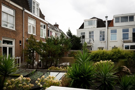 Een huis vol herinneringen in Den Haag | Fotografie: Roos Eijmers