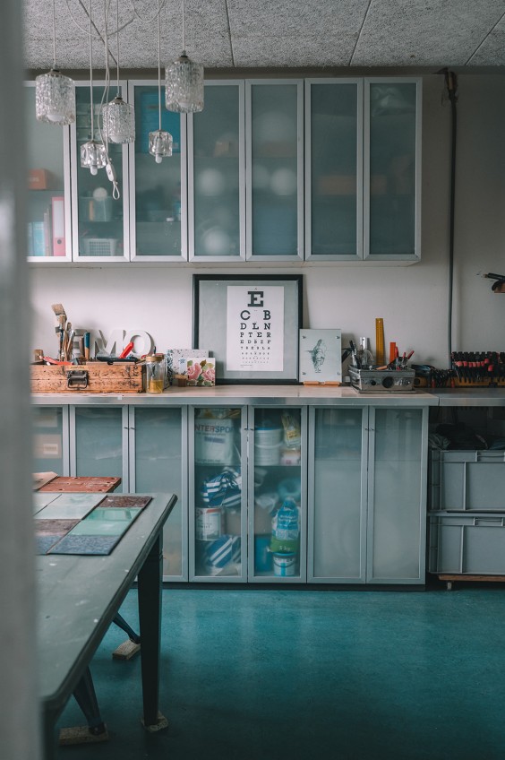 Met oog voor duurzaamheid verbouwen Angela en Jeroen een dokterswoning in Utrecht | Fotografie: Sheena Schouwink