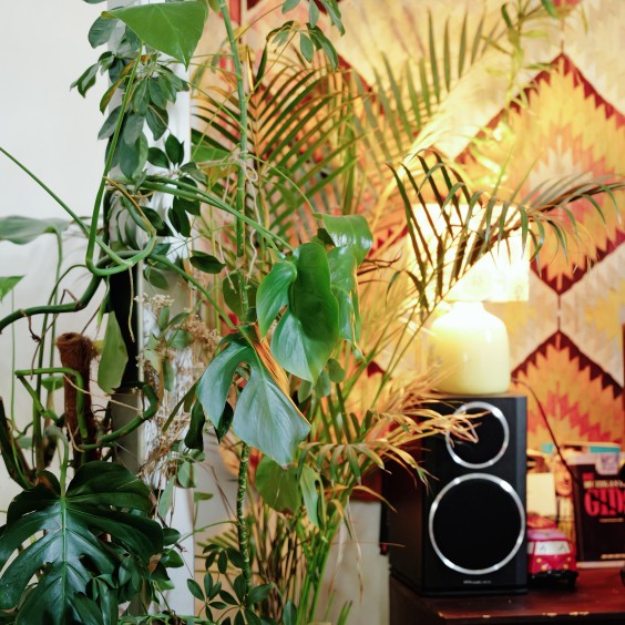 Halve kubuswoning met een jaren 70 gevoel | Fotografie: Marjon Lukje