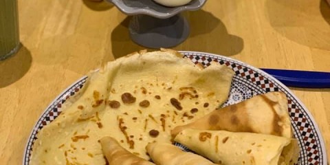 Halima's pannenkoekjes met gekruide kip 