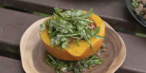 Roerbak met witte waterkers