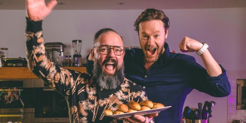 Zelfgemaakte worstenbroodjes